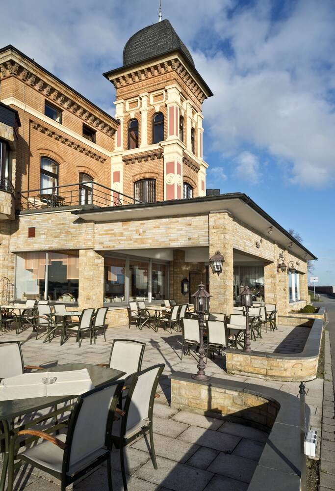 Sundeck