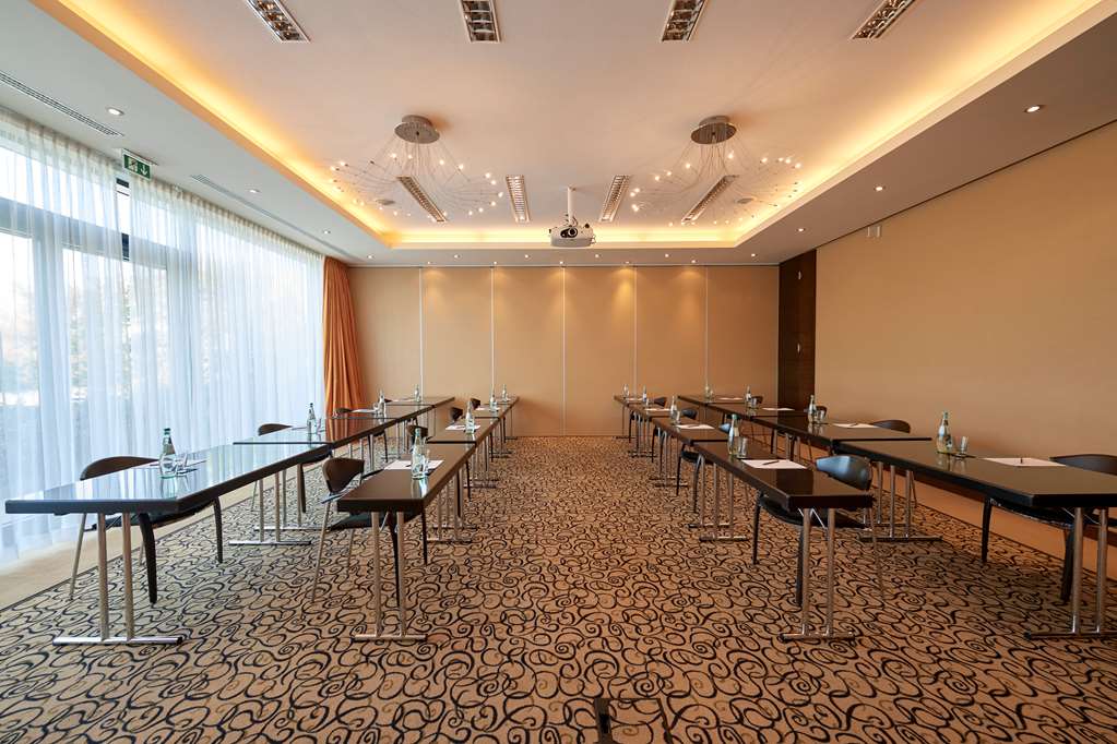 Conference-Room D - "Corona-Style" at Atrium Hotel Mainz