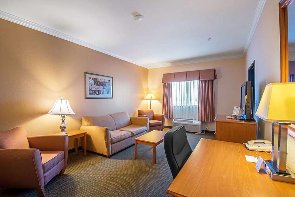 Days Inn by Wyndham Copperas Cove - photo 5