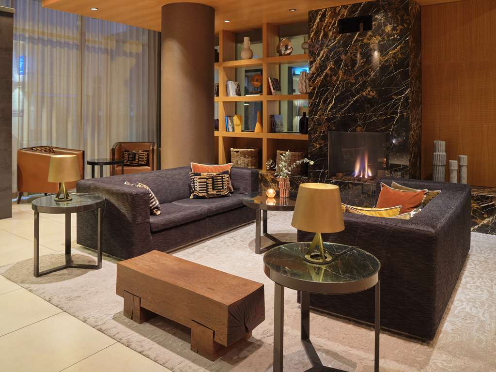 adina apartment hotel frankfurt neue oper lobby