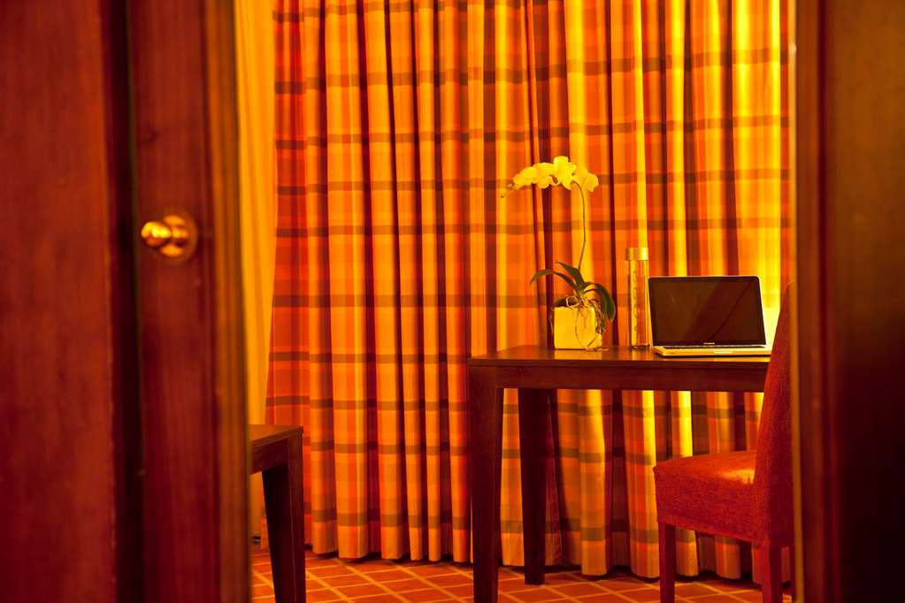 desk in junior suite