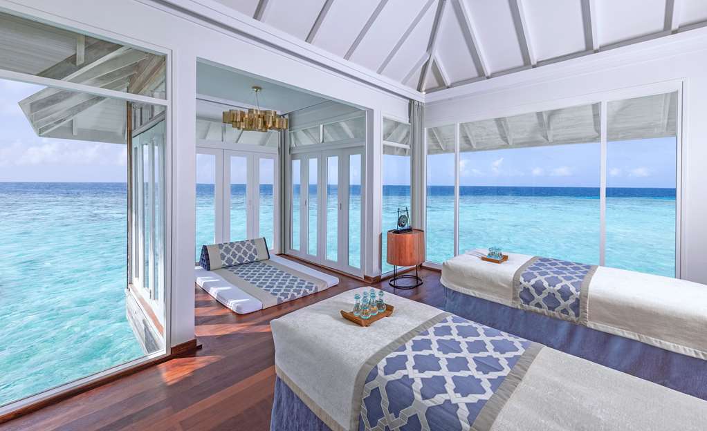 Anantara Kihavah Anantara Spa Thai bed treatment room