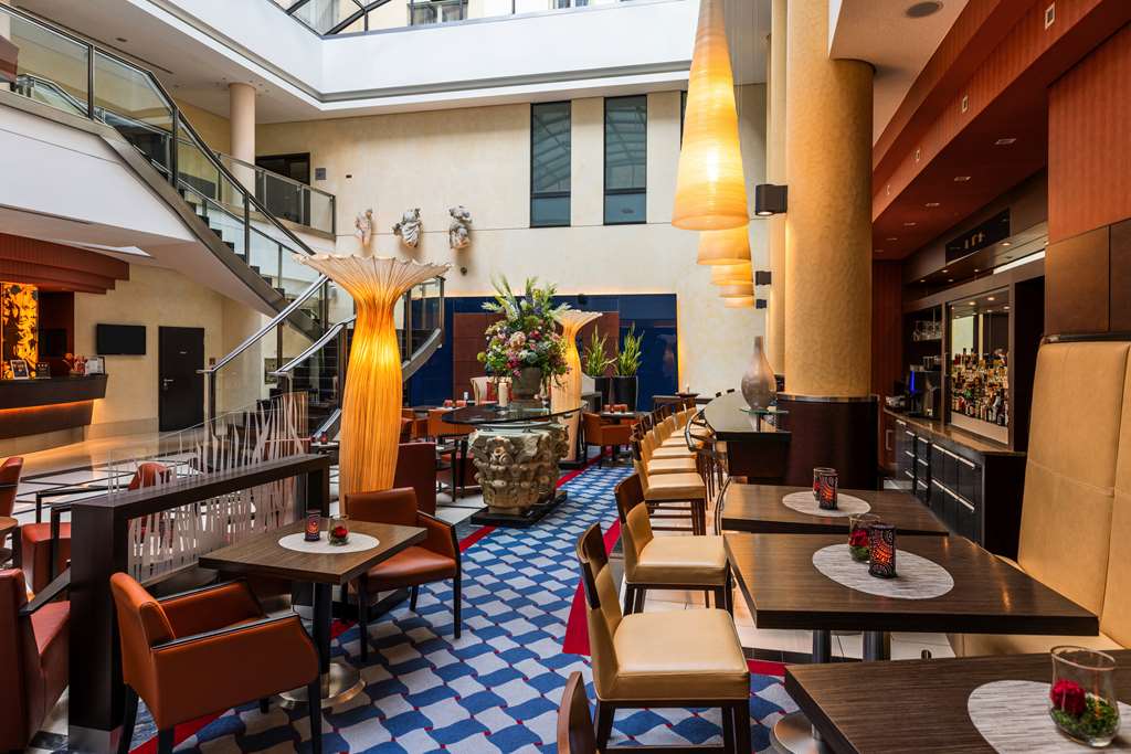 Steigenberger Hotel De Saxe, Dresden, Germany - bar/lounge