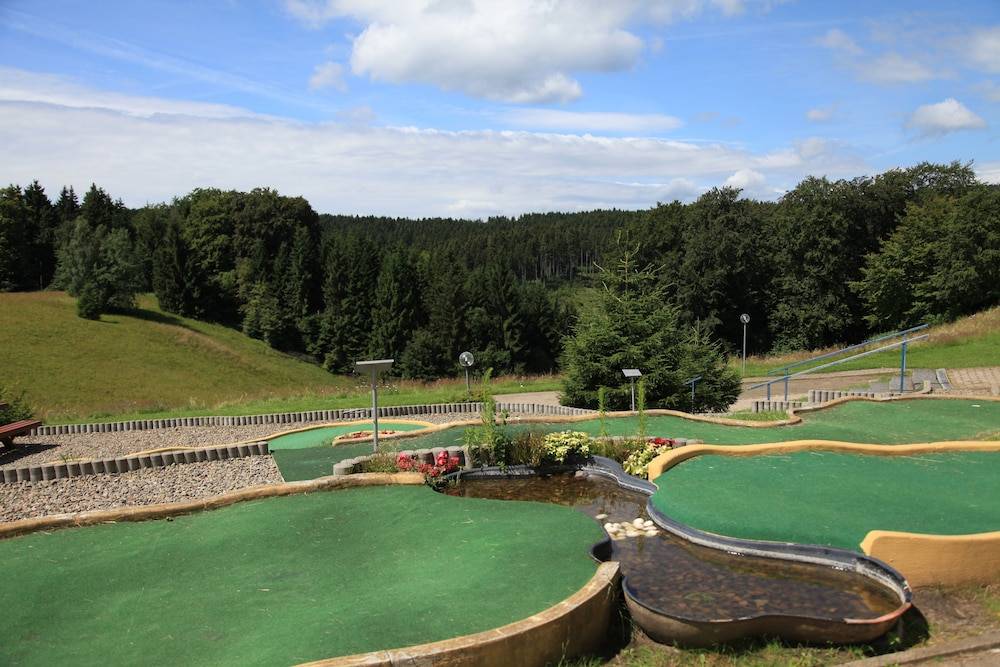 Mini-golf