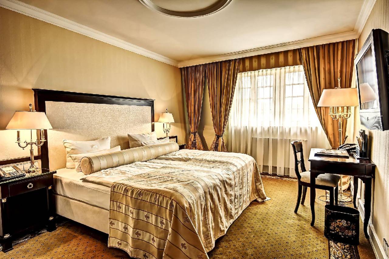 Guest room