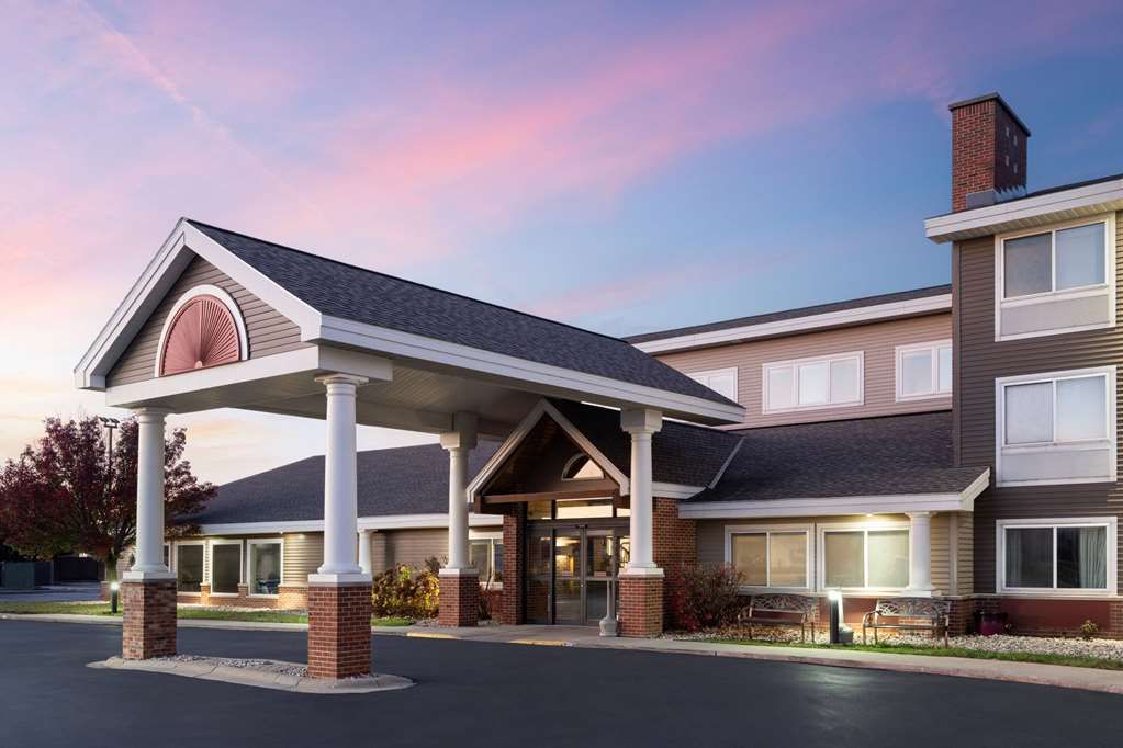 AmericInn by Wyndham Beaver Dam - photo 3