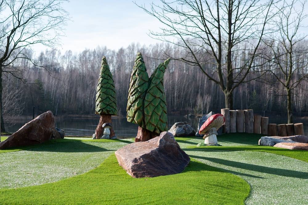 Mini-golf