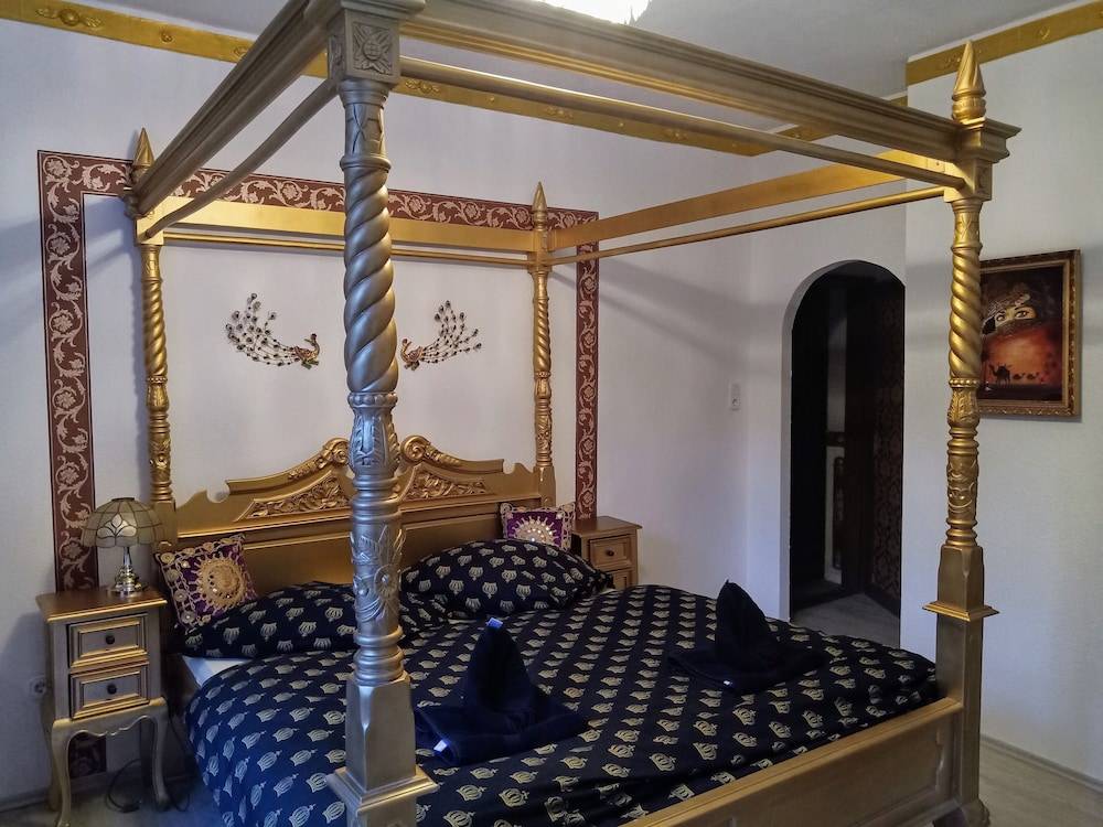 Children's theme room