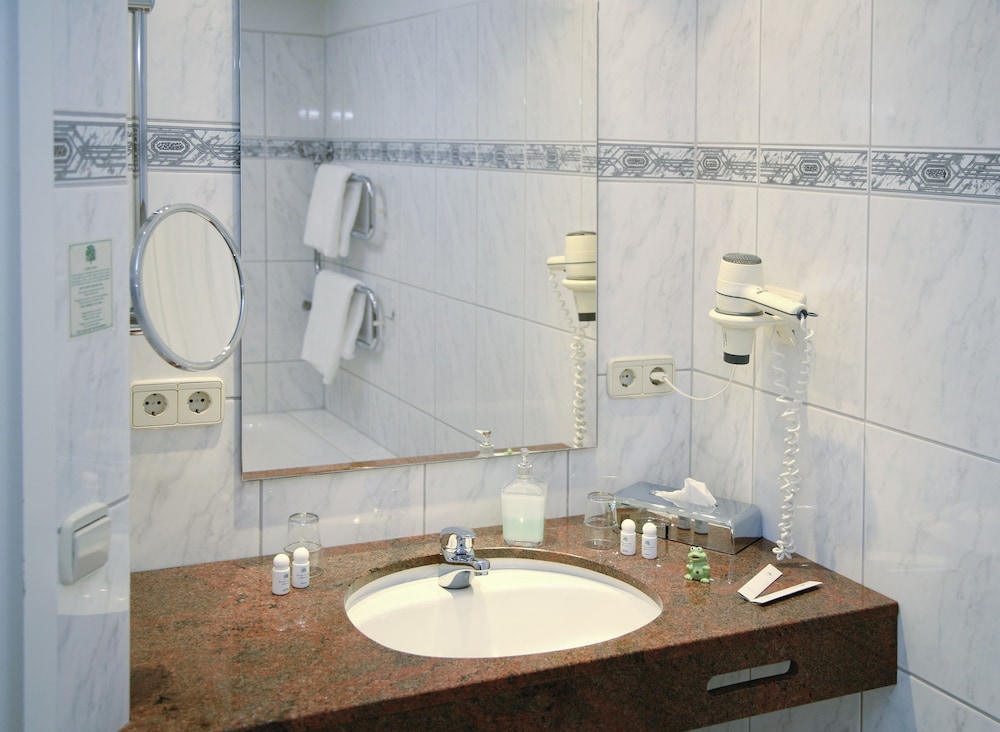 Bathroom sink