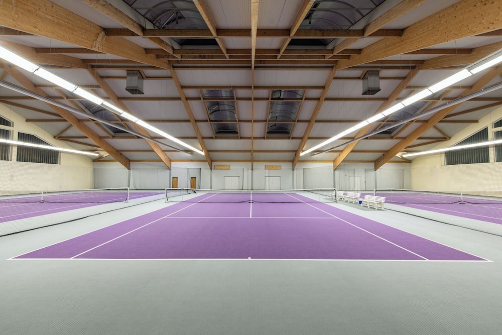 Tennis court