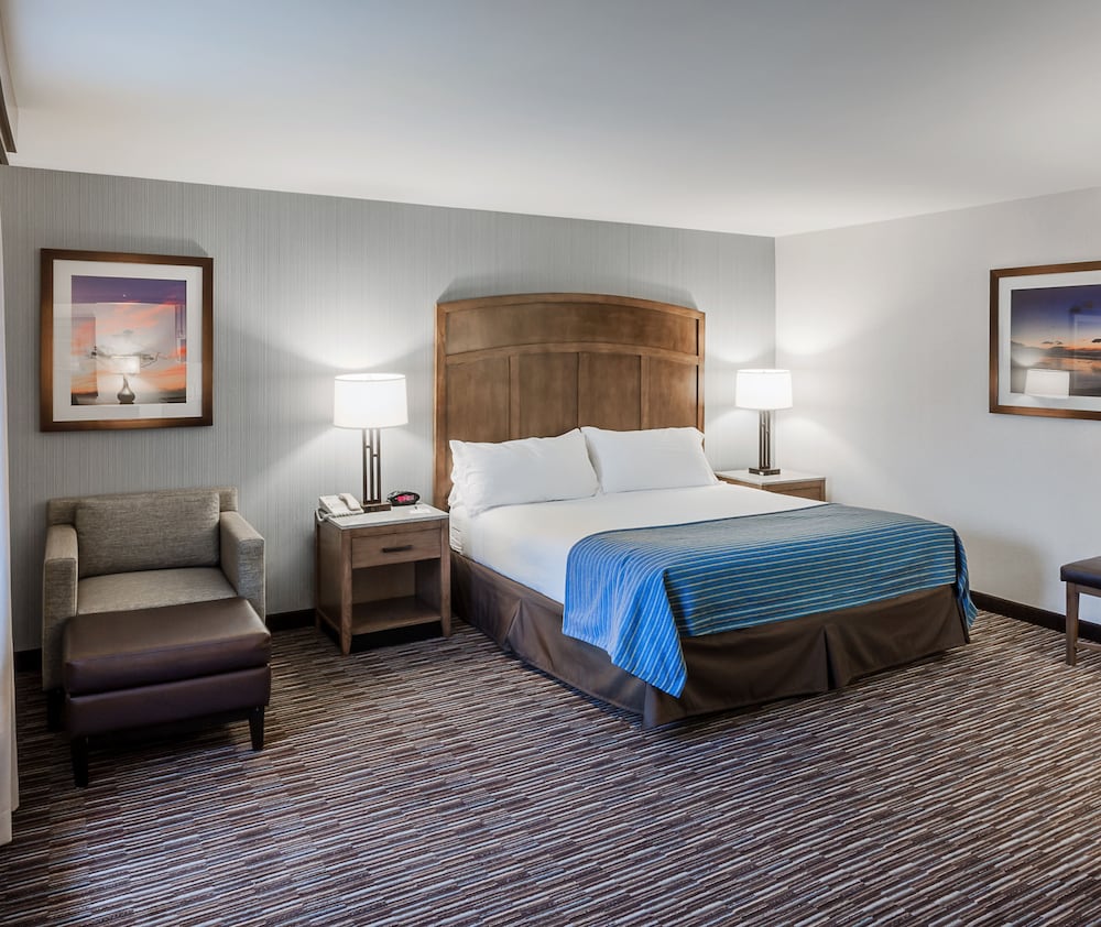 Holiday Inn Express Hotel & Suites Carpinteria - photo 3