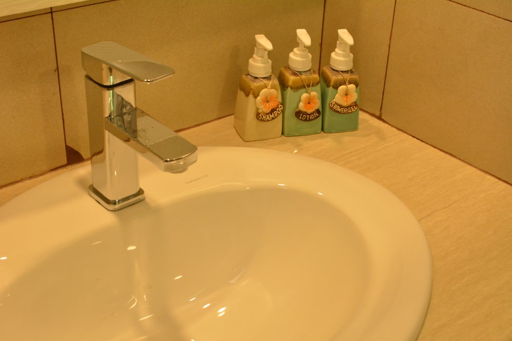 Bathroom sink