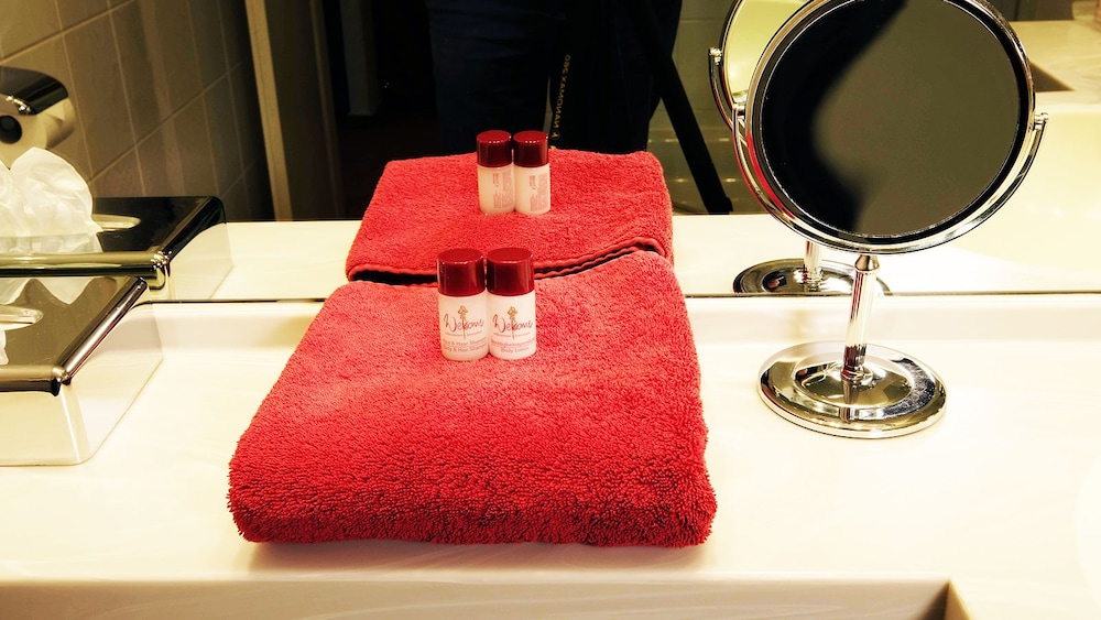 Bathroom amenities