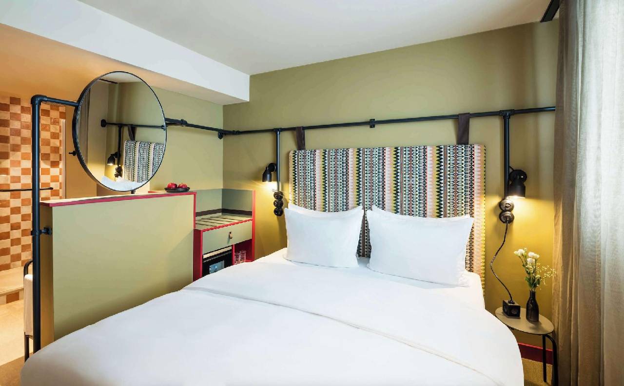Guest room