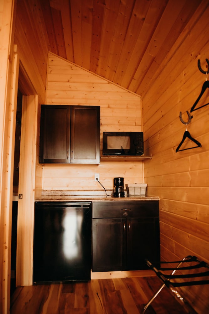 Dukes Slickrock Campground & RV Park - photo 2