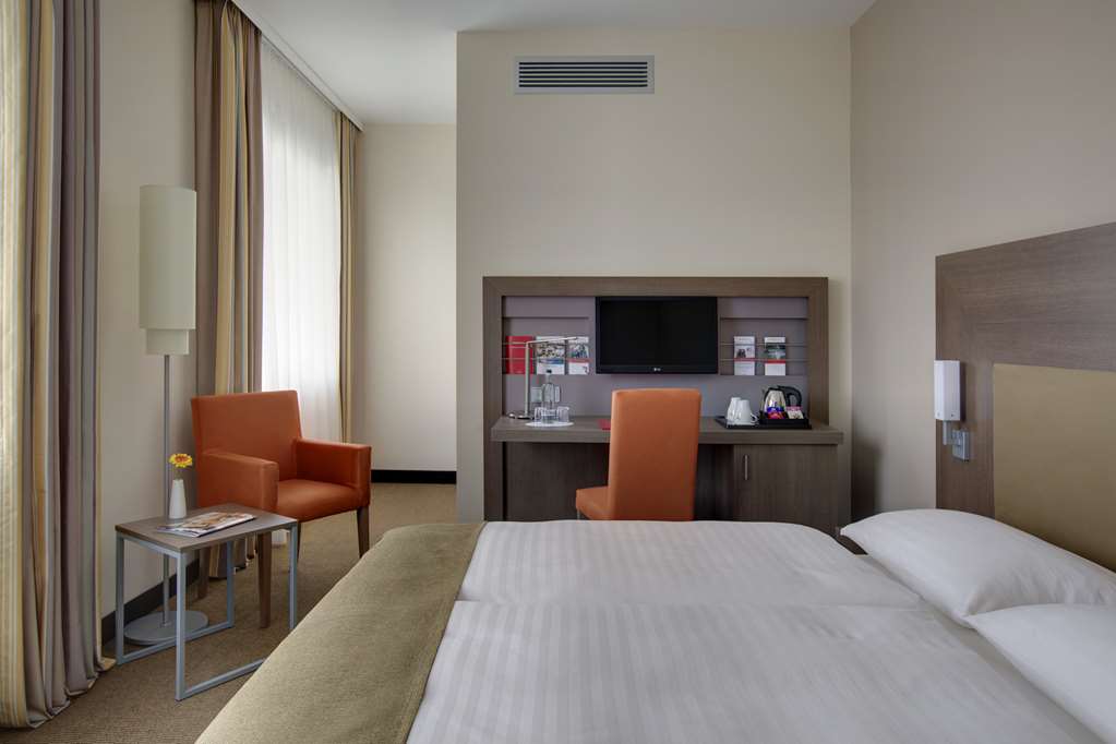 IntercityHotel Leipzig, Germany - Business Plus Room