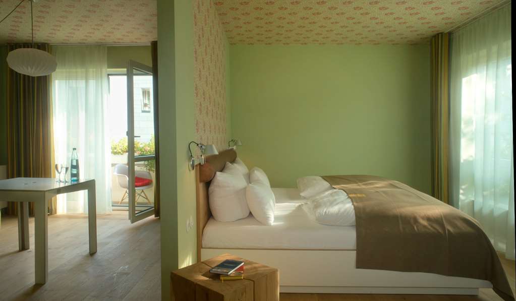Room Xlarge