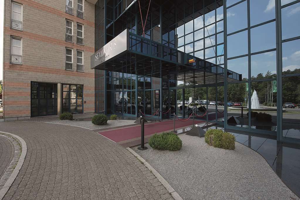 seminaris hotel nuernberg entrance area high