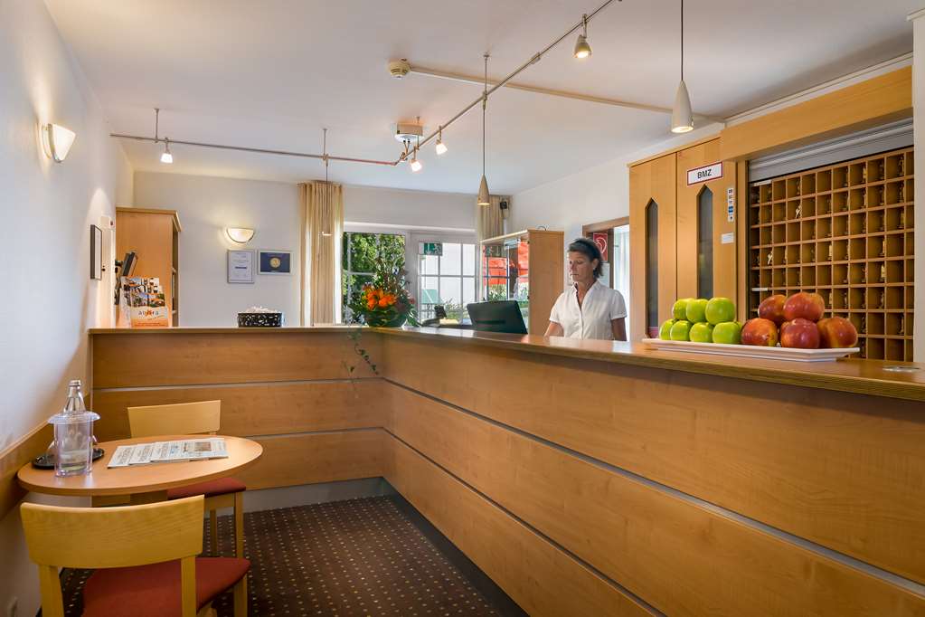 Reception TOP acora Hotel Dusseldorf