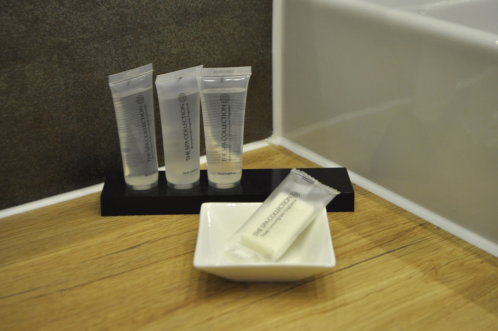 Bathroom amenities