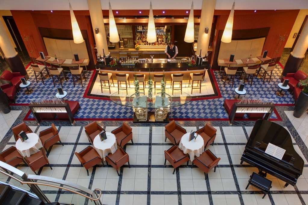 Steigenberger Hotel De Saxe, Dresden, Germany - Bar