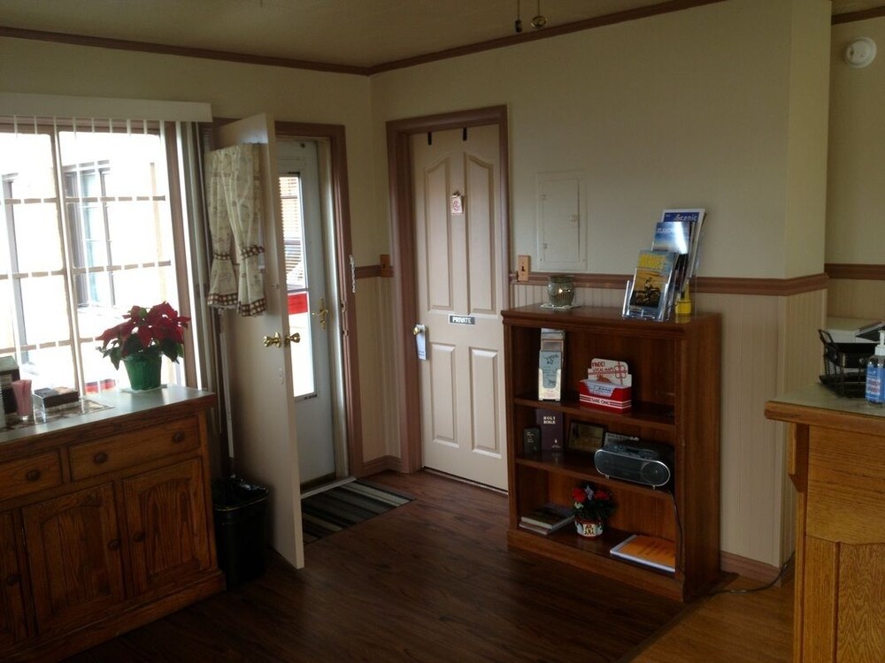 Cody Motel - photo 2