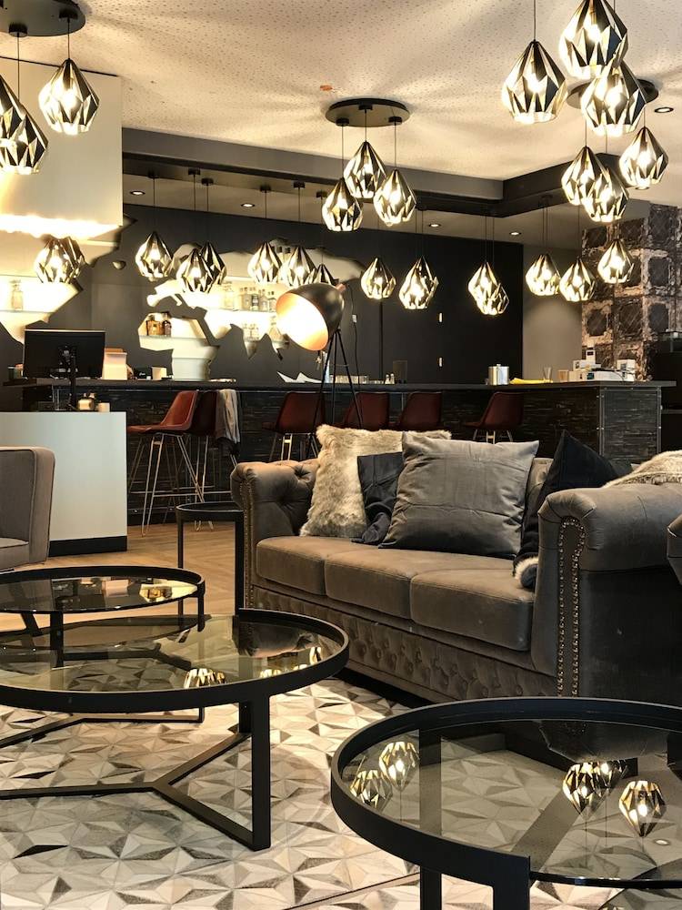Hotel Lounge
