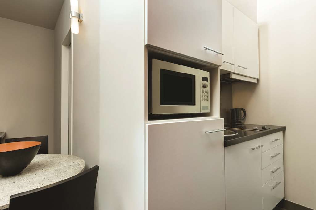 adina apartment hotel berlin checkpoint charlie studio room kitchen