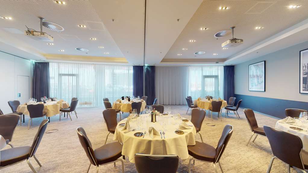 Airport 2 & 3 Meeting Room
