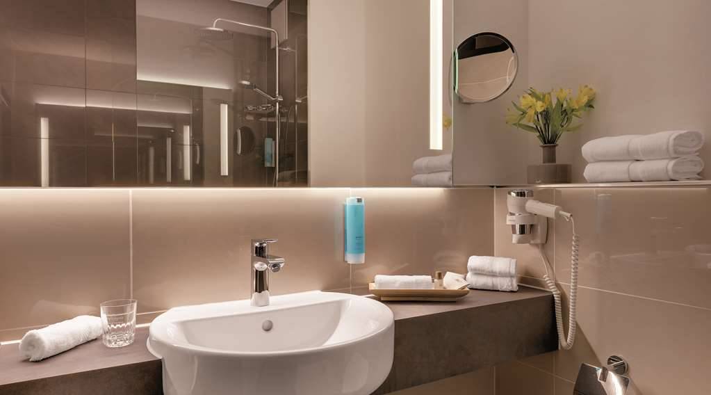 bathroom comfort business  hotel central hof