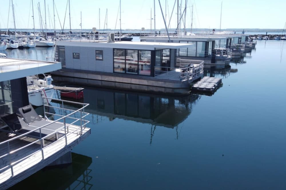 Houseboat in Boltenhagen