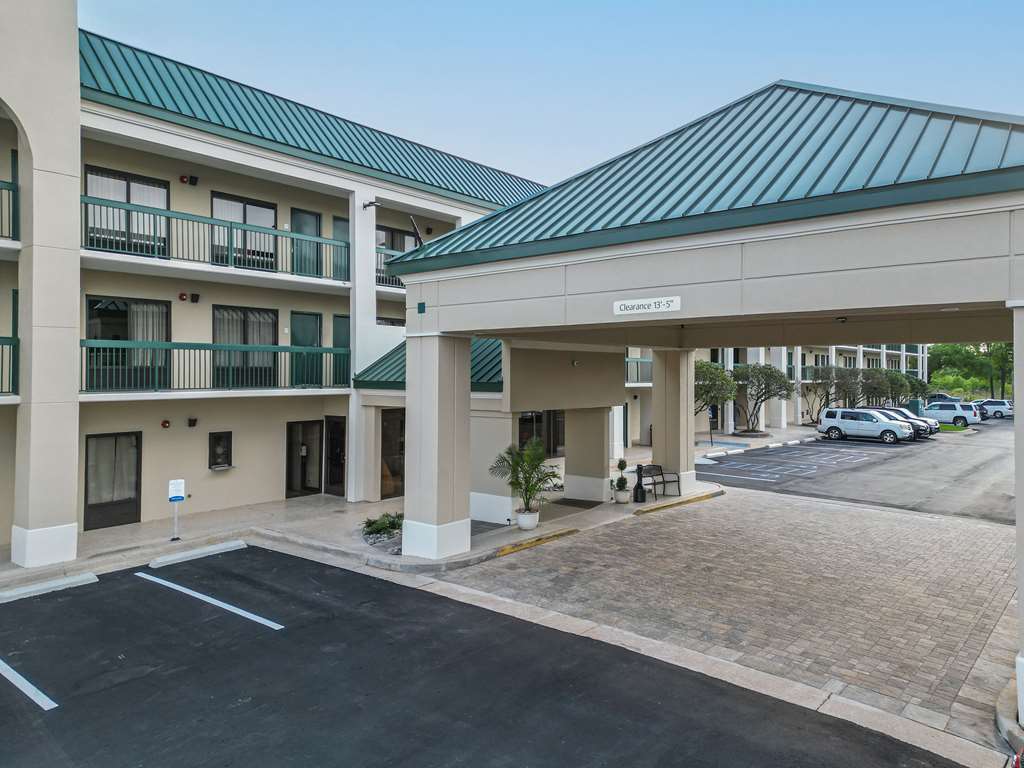 Econo Lodge Inn & Suites Foley North Gulf Shores - photo 3