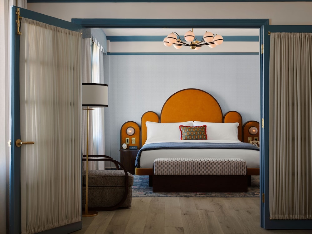 The Georgian Hotel - photo 5