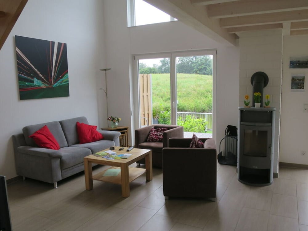 Cosy Apartment by the Lake
