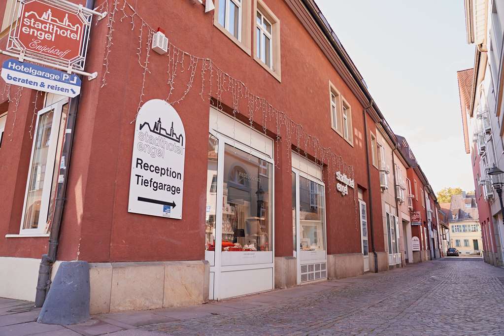 Entry from Kronenstrasse