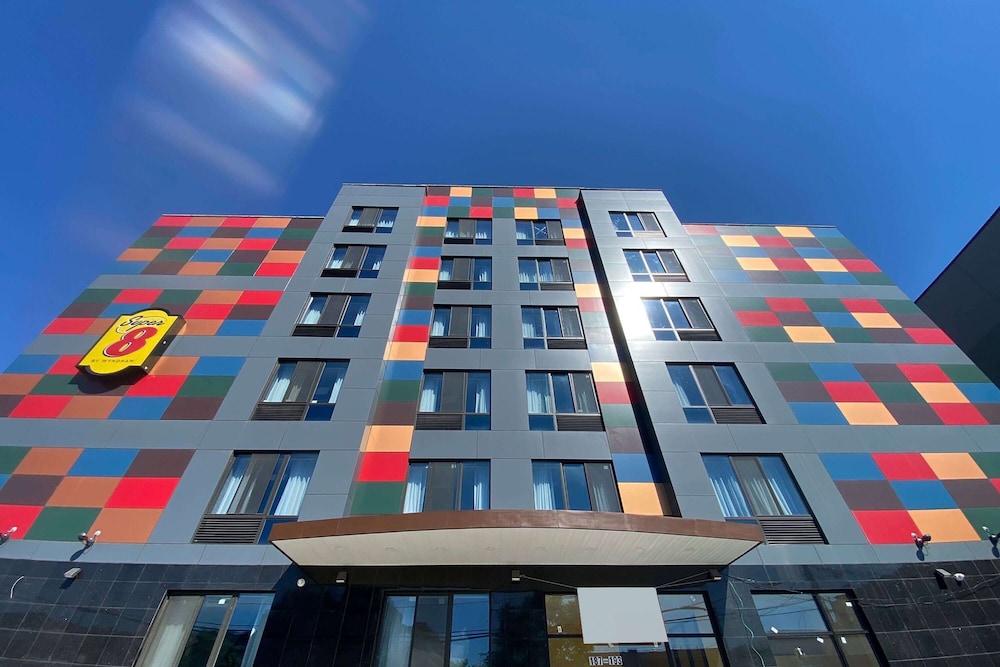 Super 8 by Wyndham Brooklyn Williamsburg - featured photo