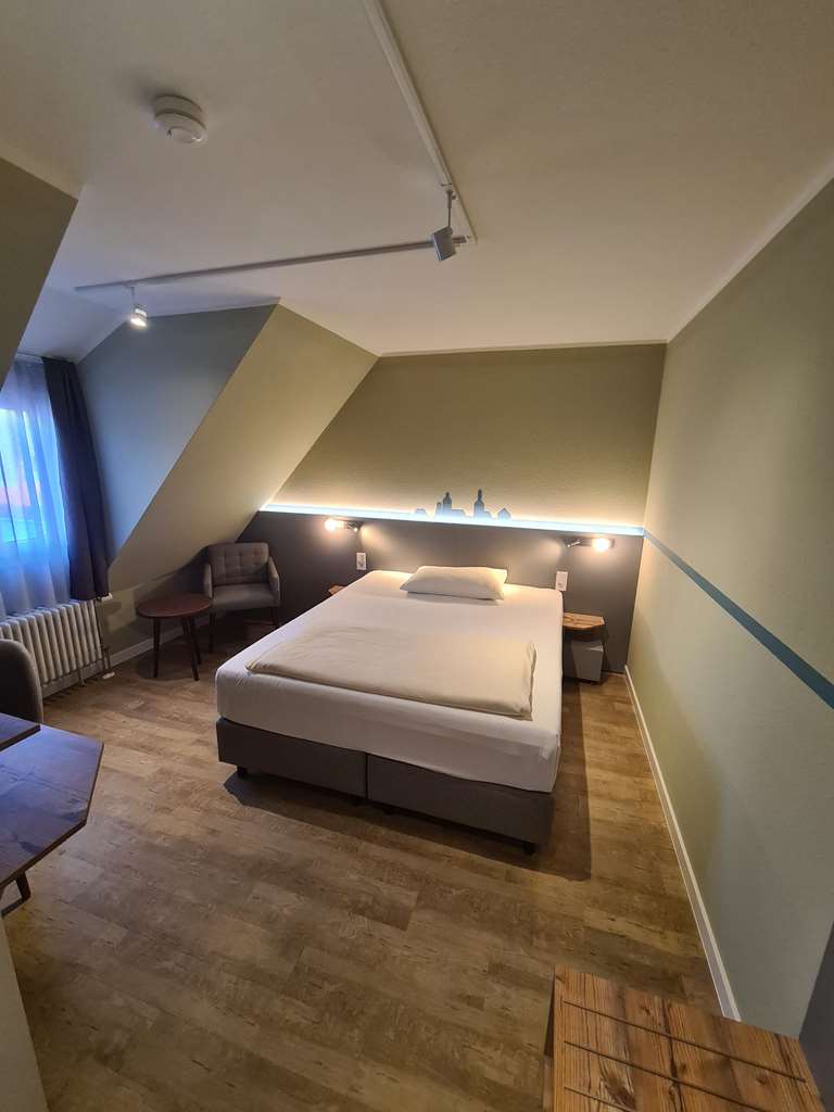 Single room side house