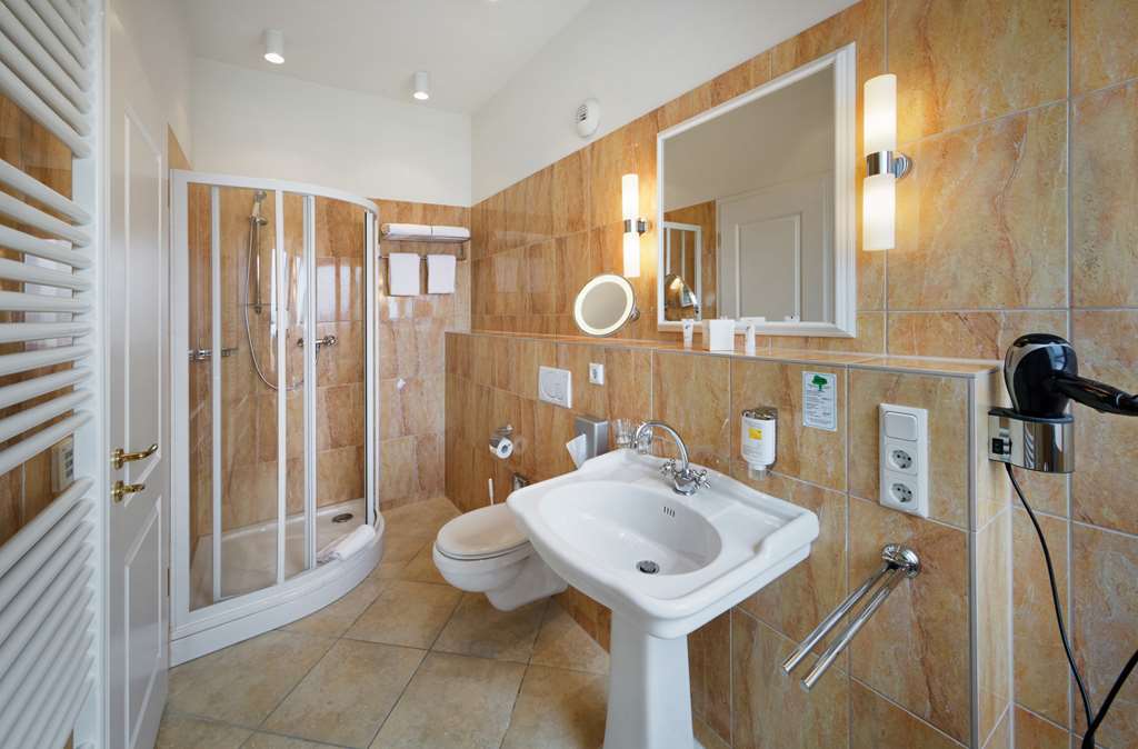 Executive Room with Balcony Bathroom