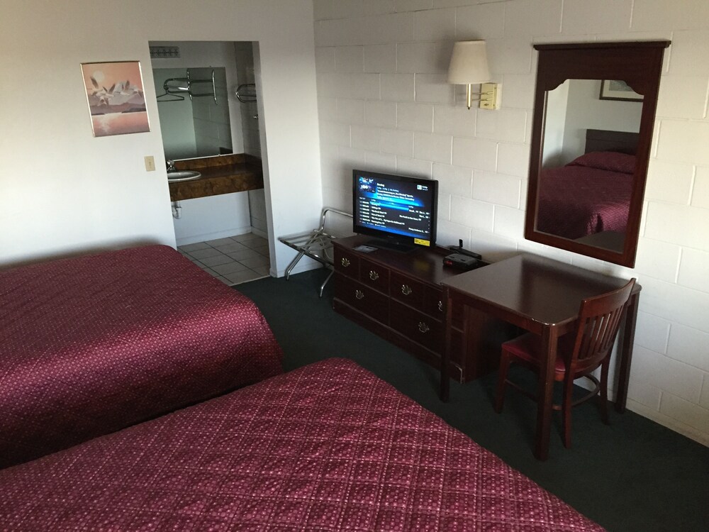 Slumber Inn Of Harrisonville - photo 4