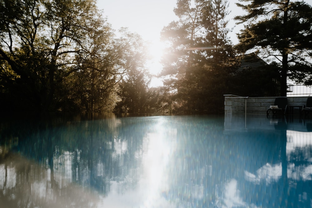 Infinity pool