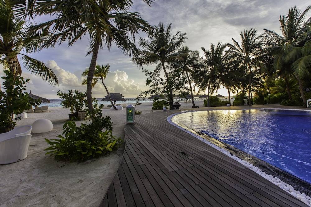 Infinity pool