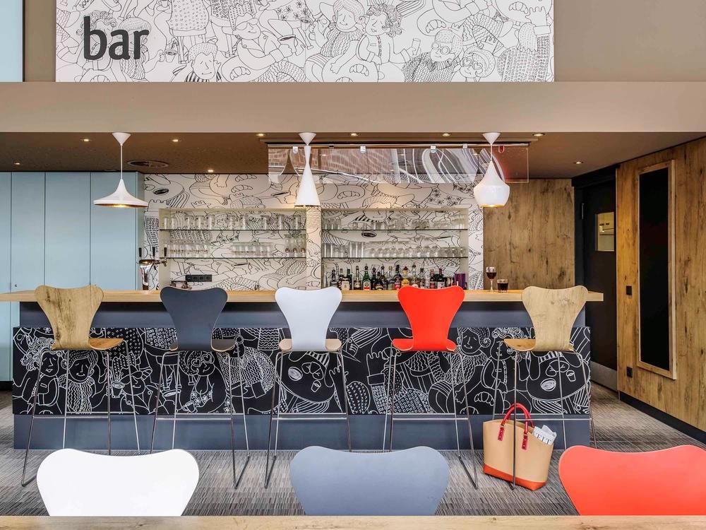 Hotel Bar