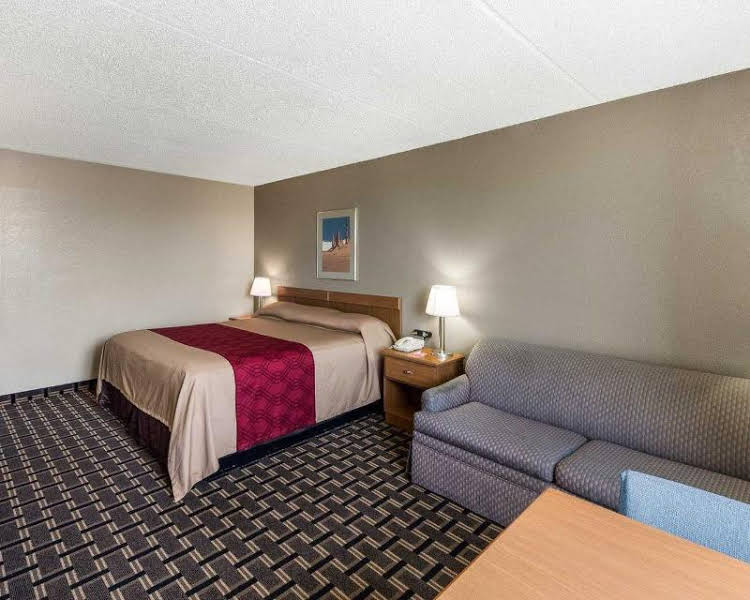 Econo Lodge Kerville - photo 5