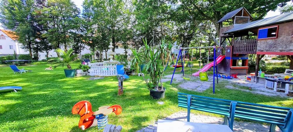 Children's play area - outdoor