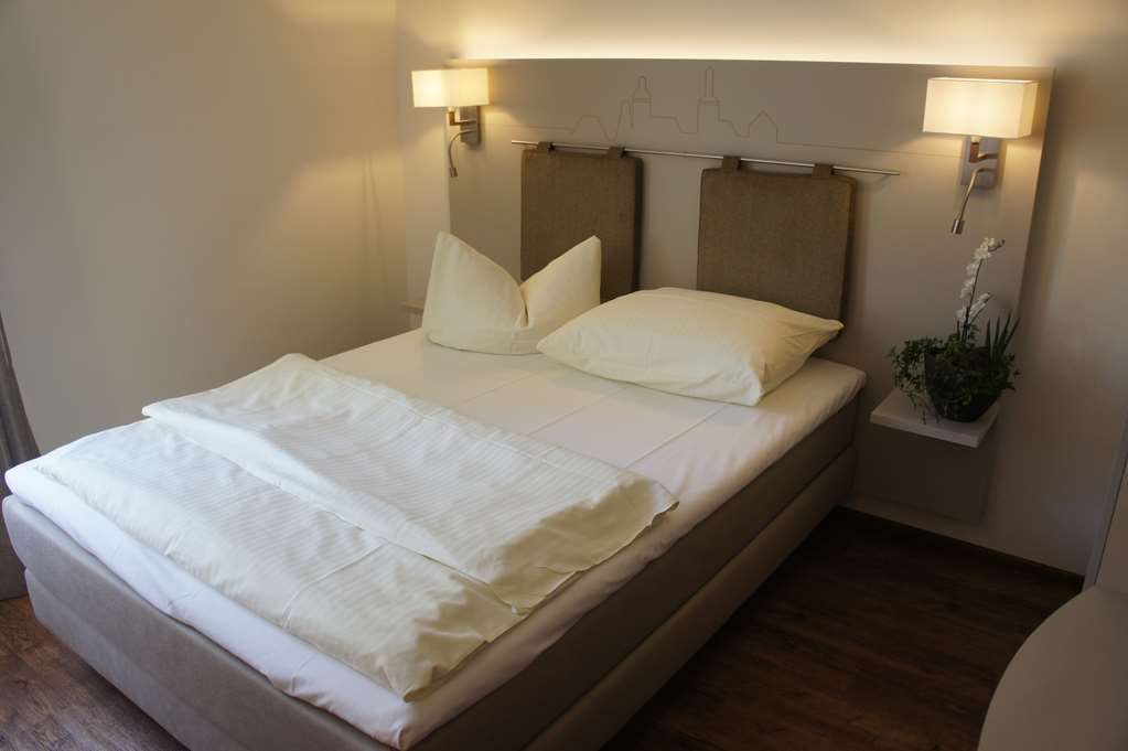 Single room main house