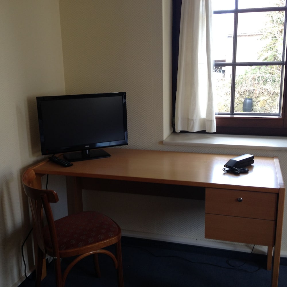 In-room business center