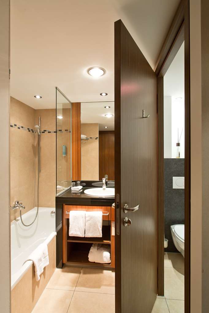 Park Suite Bathroom