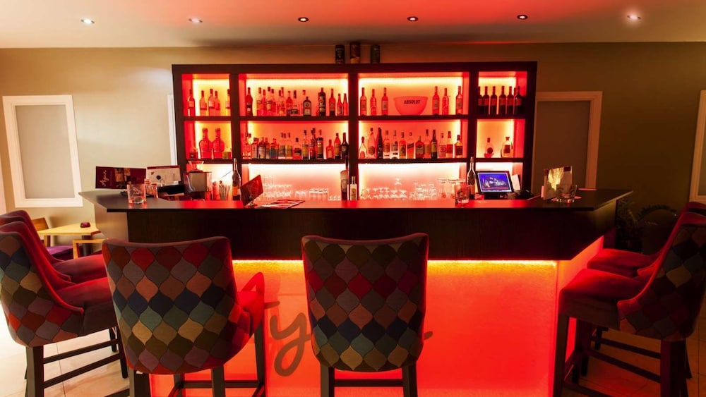 Hotel Bar