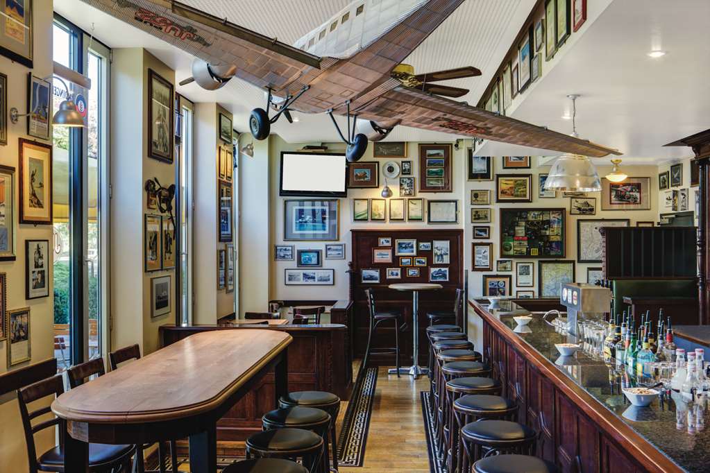 IntercityHotel Frankfurt Airport, Germany - Pub JU52