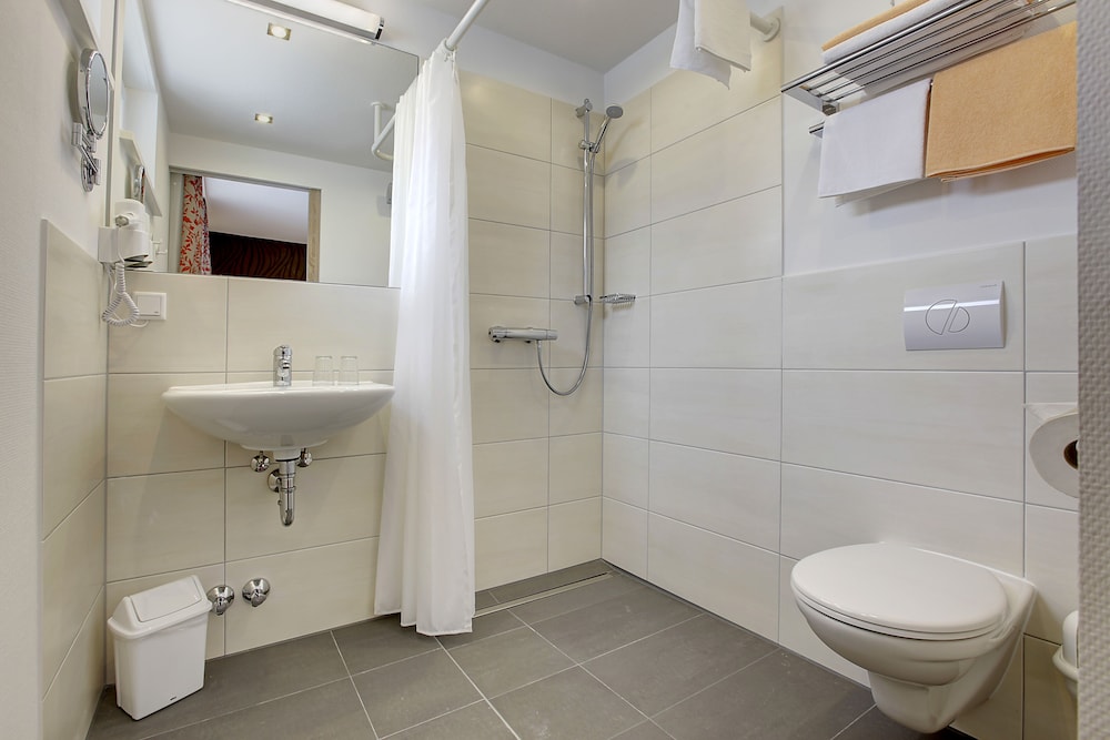 Bathroom shower